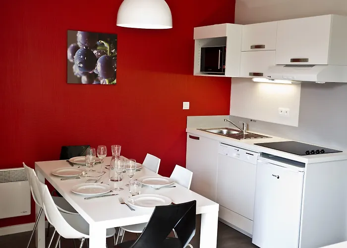Hotel apartamentowy Les Rives De La Fecht - Colmar Ouest 4*